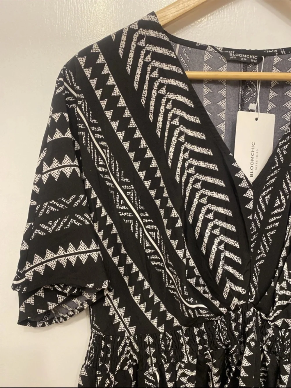 BloomChic Black and White Geometric V-Neck Dress - Picture 4 of 7